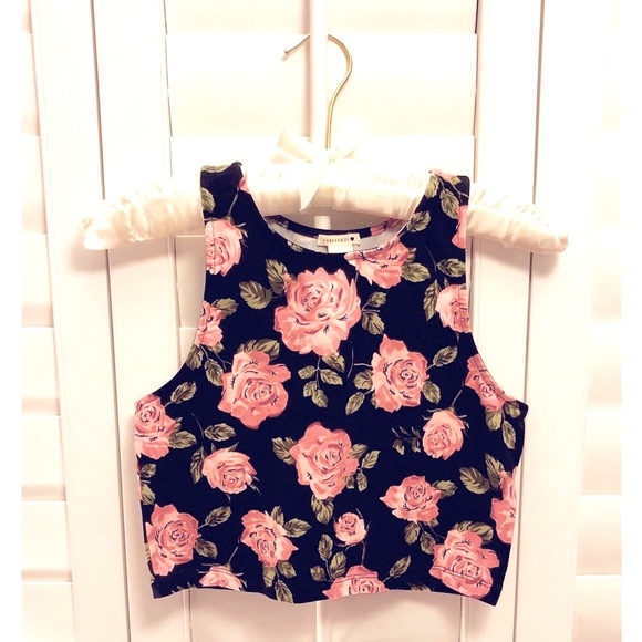Forever 21 Tops - Forever 21 | Floral cropped top